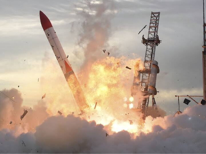 Space Scrap How useful is the debris of a crashed rocket during a space mission स्पेस मिशन के दौरान क्रैश रॉकेट का मलबा कितने काम का, एक ही बार में होता है कितना नुकसान?