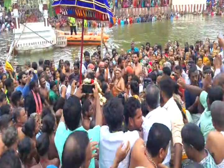 மயிலாடுதுறை கடைமுகத் தீர்த்தவாரி - பல்லாயிரக்கணக்கான பக்தர்கள் புனித நீராடல்