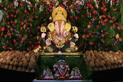 Dagadusheth Ganpati temple : उमांगमलज जन्मोत्सवानिमित्त 'दगडूशेठ' गणपतीला 1100 नारळांचा नैवेद्य