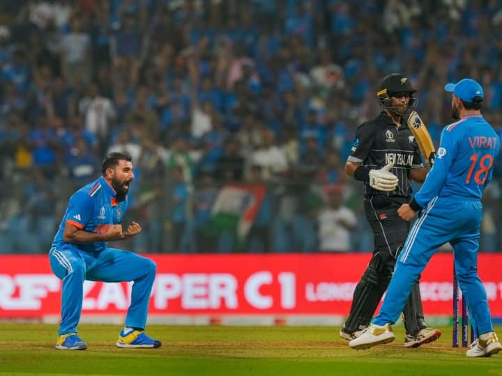 IND vs NZ Mohammed shami told about Dew in wankhede stadium semi final india winsWorld Cup 2023 IND vs NZ: टीम इंडिया का सेमीफाइनल में कुदरत ने भी दिया साथ, शमी ने बताया कैसे ऊपर वाला हुआ मेहरबान