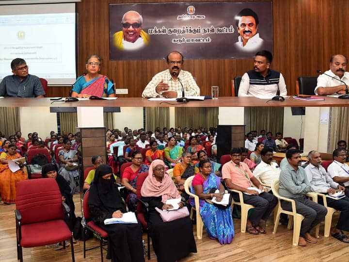 Karur news three-tiered group consultative meeting on action to educate TNN கரூரில் கல்வி கற்பதற்கு நடவடிக்கை எடுப்பது தொடர்பான ஆலோசனைக் கூட்டம்