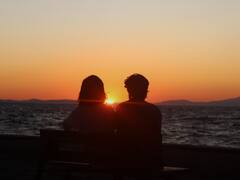 शादीशुदा होने के बावजूद दूसरी महिला संग लिव-इन में रहना अपराध! जानें किस देश में क्या है नियम?