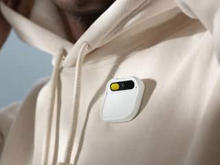 AI Pin: இனி ஃபோனே வேண்டாம்..! AI Pin என்றால் என்ன? கையடக்க சாதனம் கொண்டுள்ள ஆச்சரியம் தரும் அம்சங்கள்