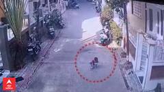 Surat | ઘરની બહાર ફટાકડાં ફોડતી વખતે બાળક પર ફરી વળી આખે આખી કાર, જુઓ આ સીસીટીવી ફુટેજ