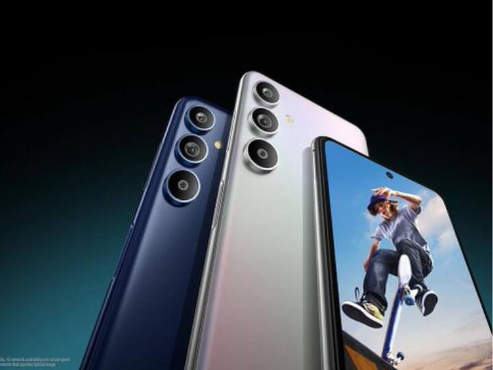 Samsung Galaxy F54 5G: सैमसंग के इस स्मार्टफोन में आपको 6000 एमएएच की बैटरी और 108MP का प्राइमरी कैमरा मिलता है. ये स्मार्टफोन उन लोगों के लिए बेहतर है जिन्हें ज्यादा बैटरी वाला मोबाइल फोन चाहिए. फोन में 6.7 इंच की सुपर एमोलेड डिस्प्ले 120hz के रिफ्रेश रेट के साथ मिलती है. इस स्मार्टफोन को दिवाली सेल के तहत 25,000 रुपये से कम में दिया जा रहा था. अगर आप एक्सचेंज ऑफर का लाभ लेते हैं तो आप इस स्मार्टफोन को 25,000 रुपये की रेंज में खरीद सकते हैं.