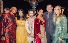 प्रियंका चोपड़ा की दिवाली पार्टी में जमकर चले जाम, दोस्तों संग मस्ती करते हुए सामने आईं अनसीन तस्वीरें