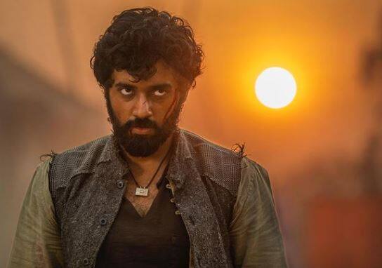 दोनों फिल्में बॉक्स ऑफिस पर ऑल टाइम ब्लॉकबस्टर साबित हुई थीं, जिनका निर्देशन अनिल शर्मा ने किया था. 'गदर 2' की कामयाबी ने सनी देओल, उत्कर्ष शर्मा और अमीषा पटेल के करियर को संवार दिया है