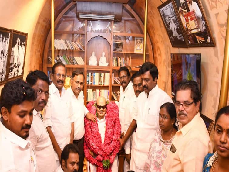 Mayiladuthurai news public enthusiastically welcomed the Muthamil Chariot TNN மயிலாடுதுறைக்கு வருகை தந்த முத்தமிழ் தேருக்கு பொதுமக்கள் உற்சாக வரவேற்பு