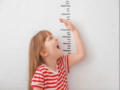 बच्चों की तेजी से बढ़ानी है हाइट, तो आज ही बदल दें उनकी डाइट, जानें क्या-क्या खिलाएं