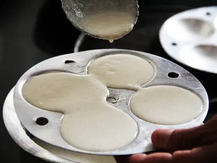 Keep Your Idli Maker Sparkling Clean With These Simple And Effective Tips Idli Maker Clean Tips: இட்லி பானை தட்டுகளை கழுவ சிரமமா இருக்கா? இந்த டிப்ஸ்களை பயன்படுத்தி ஈசியா கழுவுங்க..