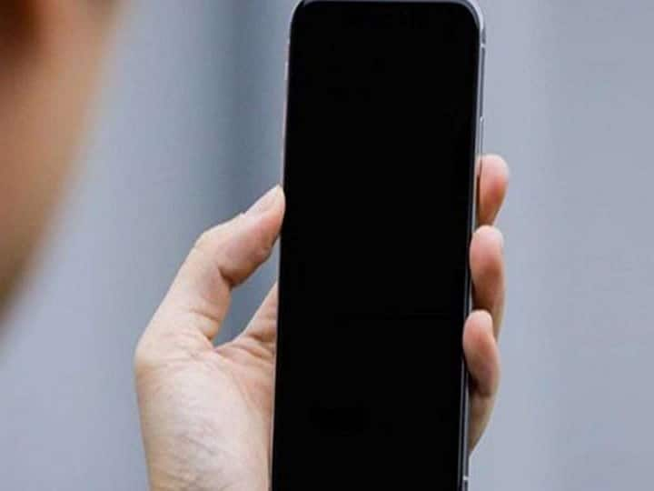 Smartphone Screen Black Out Reasons Solutions What to do Complete Guide Smartphone Screen Black Out: ఫోన్ సడెన్‌గా బ్లాక్ అవుట్ అయిపోతుందా? - ఆ సమస్యను ఎలా పరిష్కరించాలి?