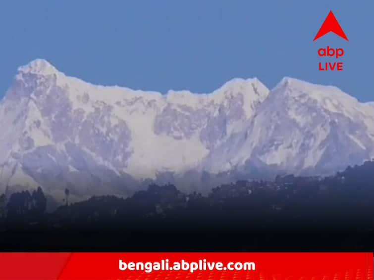 Clear And Beautiful View Of Kanchenjunga From Darjeeling Hills As It Experiences Nice Weather For Few Days Darjeeling Weather:দক্ষিণবঙ্গের একাংশে ঘূর্ণিঝড় 'মিধিলি'-র মেঘ, ঝকঝকে রোদে আলোর হাসি দার্জিলিংজুড়ে