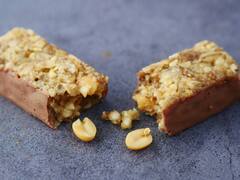 Homemade Snickers Bar: சாக்லேட் மேனியா வந்துடுச்சா. வீட்டிலேயே செய்யலாம் நியூட்ரி பார்!