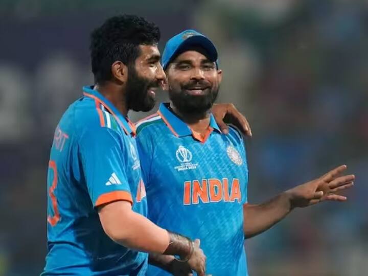 9. ਬਿਹਤਰੀਨ ਗੇਂਦਬਾਜ਼ੀ ਸਟ੍ਰਾਈਕ ਰੇਟ: ਸ਼ਮੀ ਇਸ ਮਾਮਲੇ 'ਚ ਵੀ ਸਿਖਰ 'ਤੇ ਹੈ। ਵਿਸ਼ਵ ਕੱਪ 2023 ਵਿੱਚ 10 ਓਵਰਾਂ ਤੋਂ ਵੱਧ ਗੇਂਦਬਾਜ਼ੀ ਕਰਨ ਵਾਲੇ ਗੇਂਦਬਾਜ਼ਾਂ ਵਿੱਚ, ਉਹ ਸਭ ਤੋਂ ਵਧੀਆ ਗੇਂਦਬਾਜ਼ੀ ਸਟ੍ਰਾਈਕ ਨਾਲ ਵਿਕਟਾਂ ਲੈਣ ਵਾਲਾ ਖਿਡਾਰੀ ਹੈ। ਉਸ ਨੇ ਹਰ 11ਵੀਂ ਗੇਂਦ 'ਤੇ ਇਕ ਵਿਕਟ ਲਈ ਹੈ।