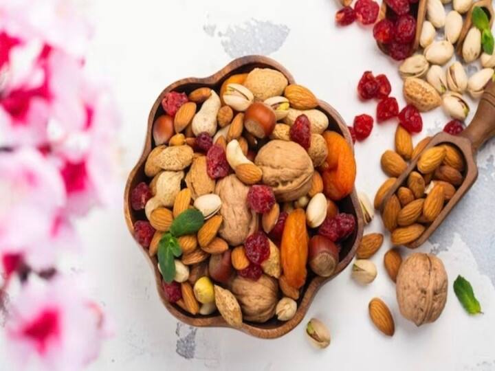 health tips dry fruits cashew almond walnut raisin fig benefits in hindi ड्राई फ्रूट्स खाएं, बीमारियां भगाएं, लेकिन क्या हर दिन खाना है फायदेमंद, ये भी जानें