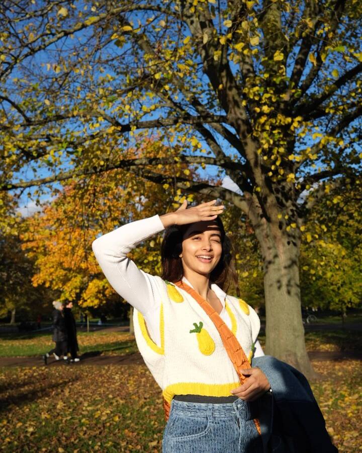 Pooja Hegde Photo: પૂજા હેગડે માત્ર સાઉથની ફિલ્મોમાં જ ચમકી નથી પરંતુ તે તેના લુક્સને કારણે સમગ્ર ભારતમાં દેશમાં ચર્ચામાં રહે છે.