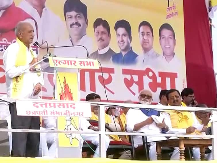 TP Munde speech at OBC Sabha Ambad Jalna Maharashtra opposes Maratha reservation OBC Sabha : मनोज जरांगे बालहट्ट सोडा, आमच्या हातात कोयता आहे, OBC नेते आक्रमक, जालन्यातून थेट इशारा