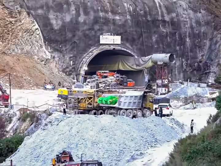 Uttarkashi Tunnel Accident: उत्तरकाशी में जारी है 40 मजदूरों को बचाने की जंग, अब तक 21 मीटर तक हो चुकी है ड्रिलिंग Uttarkashi tunnel Accident high capacity machine 21 meters drilling process 40 workers trapped Uttarkashi Tunnel Accident: उत्तरकाशी में जारी है 40 मजदूरों को बचाने की जंग, अब तक 21 मीटर तक हो चुकी है ड्रिलिंग