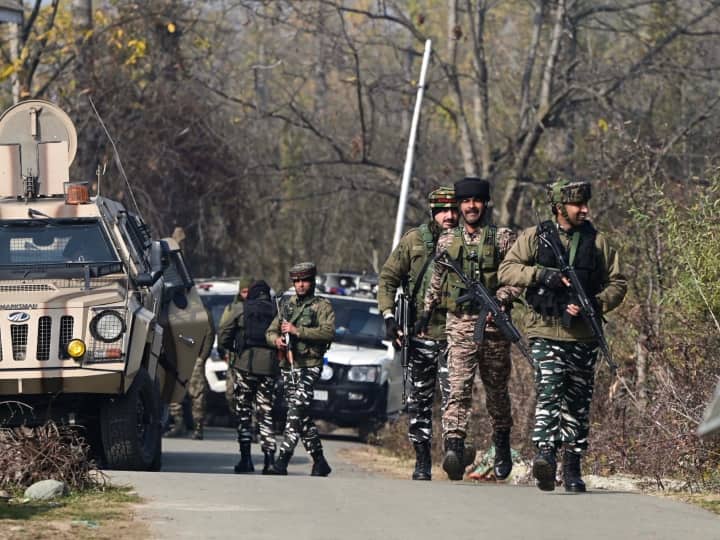 जम्मू कश्मीर के कुलगाम में  लश्कर-ए-तैयबा के पांच आतंकवादी ढेर, पुलिस ने बताया प्लान