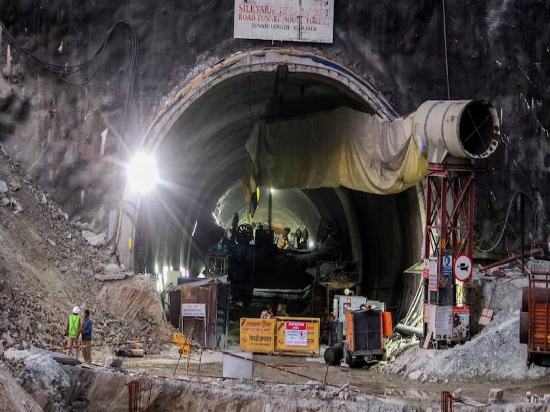 Uttarkhand Tunnel Collapse: 120 மணி நேரம்! சுரங்கப் பாதையில் சிக்கி தவிக்கும் 40 தொழிலாளர்கள்...திக் திக் நிமிடங்கள்!