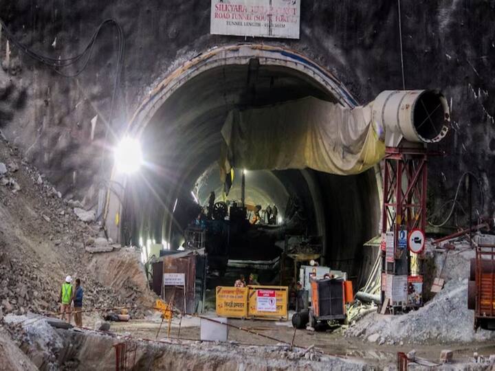 Uttarkhand Tunnel Collapse 120 Hours On Workers Trapped In Uttarakhand Tunnel Face Physical Mental Battle Uttarkhand Tunnel Collapse: 120 மணி நேரம்! சுரங்கப் பாதையில் சிக்கி தவிக்கும் 40 தொழிலாளர்கள்...திக் திக் நிமிடங்கள்!