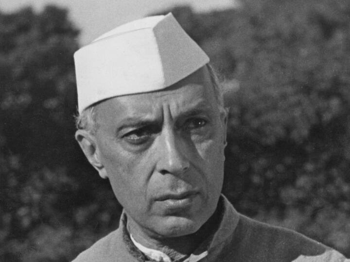 Pandit Jawaharlal Nehru offered Indian Citizenship to Oppenheimer Oscar CAA ओपेनहाइमर को भारतीय नागरिक बनाना चाहते थे नेहरू, जानें 1954 का किस्सा