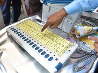 पुण्यातून EVM बाबत सर्वोच्च न्यायालयात याचिका, केंद्र सरकारला नोटीस 