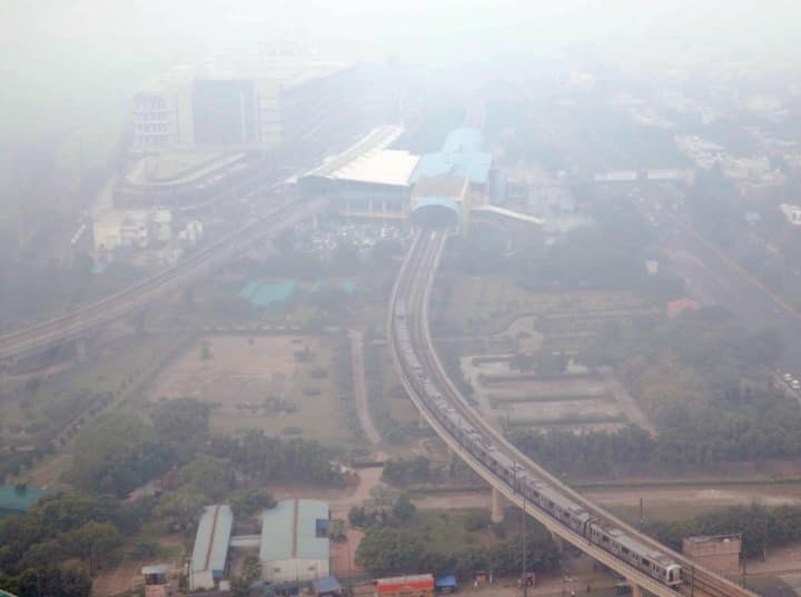 UP Air Pollution aqi level in Noida Ghaziabad air quality index dips very poor category UP Air Pollution: प्रदूषित हवा की चादर में लिपटा नोएडा-गाजियाबाद, सांस लेना मुश्किल, जानें बड़े शहरों का हाल