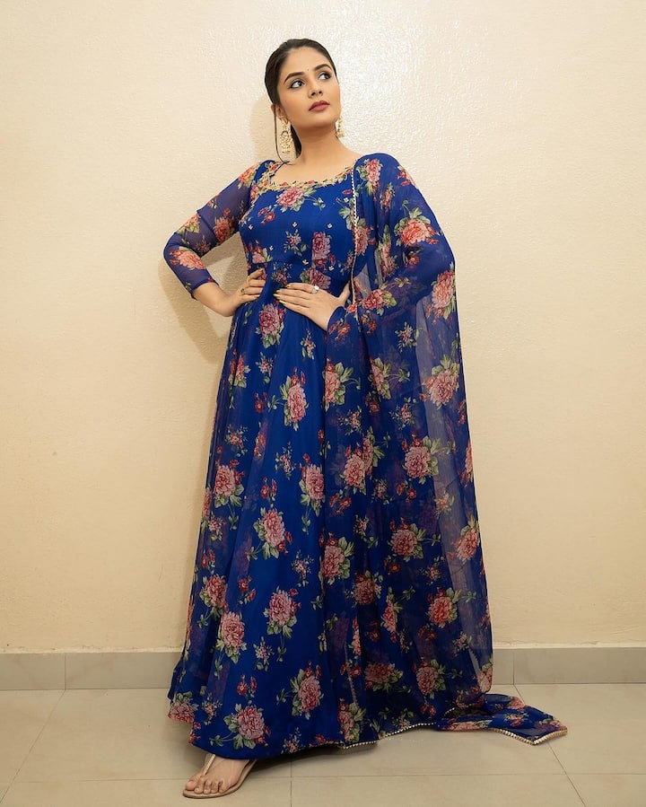 శ్రీముఖి అందమైన ఫోటోలు (Image Credit: Sreemukhi/Instagram)
