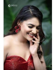 Jabardasth Aishwarya Photos : క్యూట్ ఎక్స్‌ప్రెషన్స్‌తో కుర్రకారు మనసు దోచేస్తున్న 'జబర్దస్త్' ఐశ్వర్య