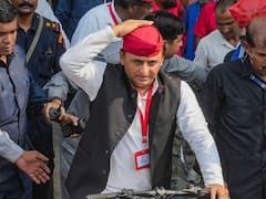 कांग्रेस के खिलाफ अखिलेश यादव को मिला बीजेपी का साथ! सपा प्रमुख के समर्थन में आये वरिष्ठ नेता