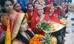 Chhath Puja 2023: છઠ્ઠ પૂજાના દિવસે મહિલાઓ કારણે નાક સુધી લગાવે છે સિંદૂર, જાણો વ્રત અને પૂજાનું મહત્વ