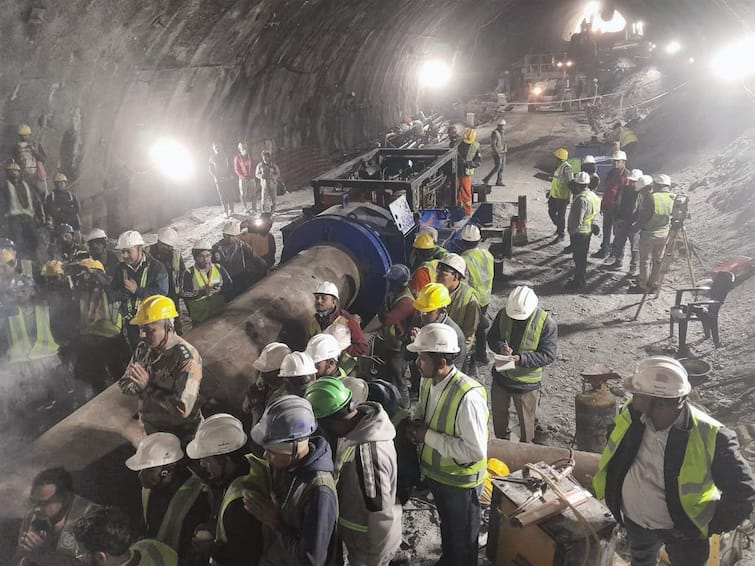 Uttarakhand Tunnel Rescue PMO Official geomapping team At Spot Labourers Trapped For Over 140 Hours Vertical Drilling Likely U'khand Tunnel Rescue: PMO Official At Spot As Labourers Trapped For Over 140 Hours, Vertical Drilling Likely