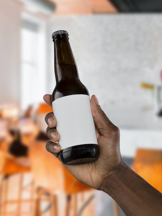 ਸ਼ਰਾਬ ਕੰਚ ਦੀ ਬੋਤਲ ਵਿੱਚ ਹੀ ਕਿਉਂ ਆਉਂਦੀ ਹੈ?