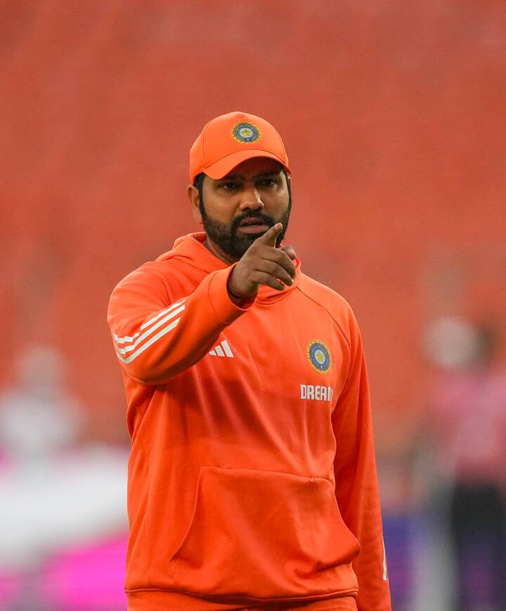 तिन्ही वेगवान गोलंदाजांना माहित आहे की त्यांच्याकडून काय अपेक्षित आहे, त्यांना त्यांचे काम कसे करायचे आहे हे माहित आहे.  मधल्या षटकांमध्ये विकेट घेण्यासाठी फिरकीपटू आले आणि विकेट्स घेतल्या. प्रत्येकाला आपला रोल माहित आहे.