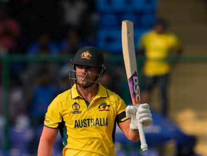 ਆਸਟ੍ਰੇਲੀਆਈ ਬੱਲੇਬਾਜ਼ ਡੇਵਿਡ ਵਾਰਨਰ ਵੀ ਇੱਥੇ ਮੁਕਾਬਲਾ ਕਰ ਰਿਹਾ ਹੈ। ਹੁਣ ਤੱਕ ਉਹ 10 ਮੈਚਾਂ 'ਚ 528 ਦੌੜਾਂ ਬਣਾ ਚੁੱਕੇ ਹਨ। ਉਹ 52.80 ਦੀ ਔਸਤ ਅਤੇ 107.53 ਦੀ ਸਟ੍ਰਾਈਕ ਰੇਟ ਨਾਲ ਬੱਲੇਬਾਜ਼ੀ ਕਰ ਰਿਹਾ ਹੈ। ਉਸ ਨੇ ਆਸਟ੍ਰੇਲੀਆ ਦੀਆਂ ਜਿੱਤਾਂ 'ਚ ਅਹਿਮ ਭੂਮਿਕਾ ਨਿਭਾਈ ਹੈ। ਰੋਹਿਤ ਵਾਂਗ ਵਾਰਨਰ ਵੀ ਕੰਗਾਰੂ ਟੀਮ ਨੂੰ ਸ਼ੁਰੂਆਤੀ ਗਤੀ ਪ੍ਰਦਾਨ ਕਰ ਰਿਹਾ ਹੈ। ਹਾਲਾਂਕਿ ਪਲੇਅਰ ਆਫ ਦਿ ਟੂਰਨਾਮੈਂਟ ਦੀ ਦੌੜ 'ਚ ਅੱਗੇ ਵਧਣ ਲਈ ਵਾਰਨਰ ਨੂੰ ਅਹਿਮਦਾਬਾਦ 'ਚ ਫਾਈਨਲ ਦੌਰਾਨ ਵੱਡੀ ਪਾਰੀ ਖੇਡਣੀ ਹੋਵੇਗੀ।