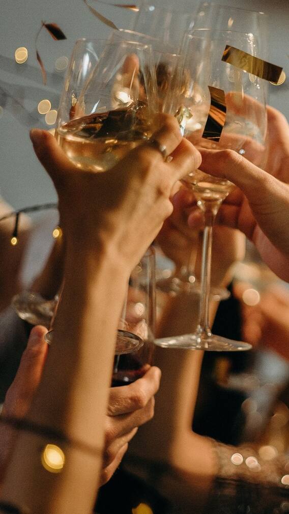 উইকেন্ড পার্টির হ্যাংওভার কাটাতে কী কী করবেন?