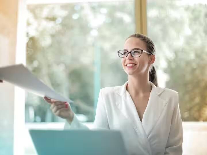 SBI Clerk Recruitment 2023: સ્ટેટ બેંક ઓફ ઈન્ડિયાએ હજારો પોસ્ટની ભરતી માટે પ્રક્રિયા શરૂ કરી છે. ઉમેદવારો સત્તાવાર સાઇટની મુલાકાત લઈને આ અભિયાન માટે અરજી કરી શકે છે.