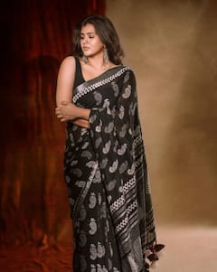 Hebah Patel Photos in Saree : బ్లాక్​ శారీలో డస్కీ లుక్​తో ఫోజులిచ్చిన కుమారి 34F
