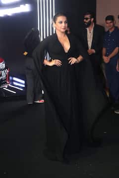 इवेंट में बॉसी लुक में नजर आईं Rani Mukerji तो दिशा पटानी ने व्हाइट ड्रेस में ढाया कहर, Vidya-Sonam ने ब्लैक में लगाया ग्लैमर का तड़का, देखें तस्वीरें