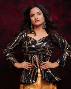 Siri Hanumanthu: బ్లాక్ డ్రెస్సులో మెరుపులు మెరిపిస్తున్న బిగ్ బాస్ బ్యూటీ సిరి హనుమంతు