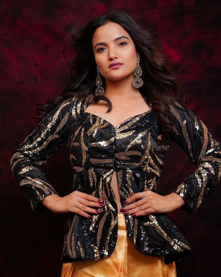 సిరి హన్మంతు బిగ్‌బాస్‌కి వెళ్లొచ్చాక చాలా ఫేమస్ అయిపోయింది. (Image credit: Siri Hanumanthu/Instagram)