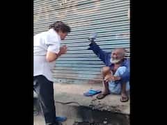 MP Congress Candidate Gets 'Slipper Slaps' From Fakir As 'Blessings', Video Goes Viral