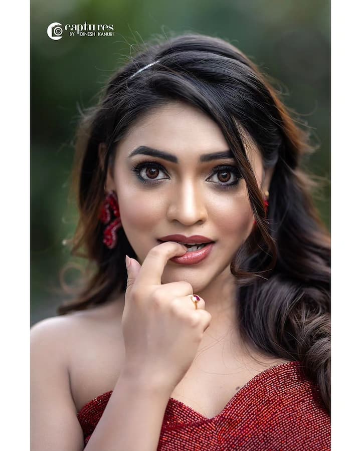 Jabardasth Aishwarya cute expressions beautiful smile Telugu tv actress