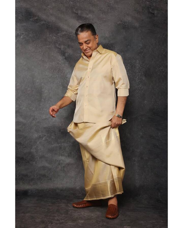 தீபாவளிக்கு கலக்கல் பட்டு வேட்டி சட்டை அணிந்து பாரம்பரிய லுக்கில் ஸ்டைலாக உள்ளார்
