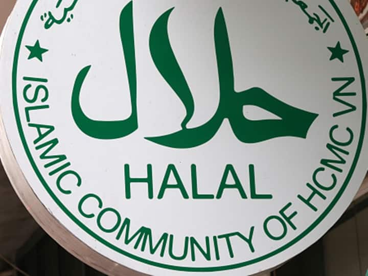 Halal Certified Products Ban Jamiat Ulama-e-Hind Halal Trust said giving certificates as per law Halal Certified Products Ban: हलाल मामले पर ट्रस्ट ने दी सफाई, कहा- कानून के हिसाब से दे रहे सर्टिफिकेट, इससे देश को होगा फायदा