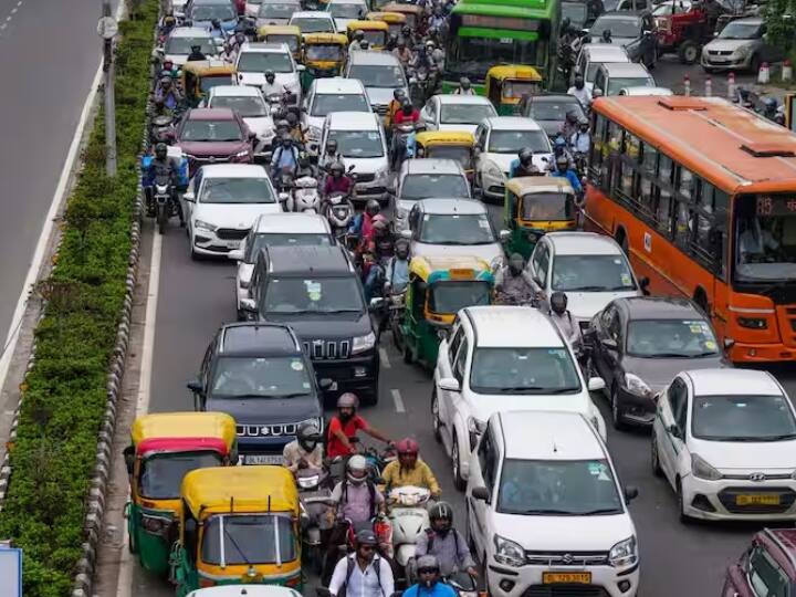 Chhath Puja 2035 Delhi Police issues traffic advisory pressure increase on roads day after tomorrow ann Chhath Puja 2035: दिल्ली पुलिस ने जारी की ट्रैफिक एडवाइजरी, छठ पूजा को लेकर कल और परसों सड़कों पर रहेगा यातायात का दबाव