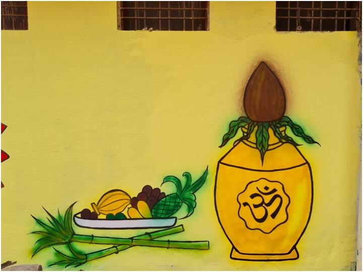 राजधानी लखनऊ के लक्ष्मण मेला पार्क स्थित छठ घाट को पेंटिंग से सजाया गया है. यहां दीवारों पर छठ पूजा की विधियों को लेकर पेंटिंग बनाई गई है.