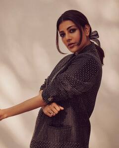 Kajal Aggarwal Photos : కాజల్ అగర్వాల్ వింటేజ్ లుక్ - పోల్కా డాట్ షర్టులో 