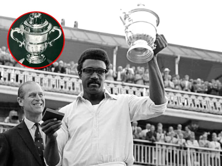 आपको बता दें, वर्ल्ड कप का आयोजन साल 1975 से किया जा रहा है. पहला वर्ल्ड कप वेस्टइंडीज ने ऑस्ट्रेलिया को 17 रनों से हरा कर जीता था. इस विश्व कप की जीत के बाद जो ट्रॉफी वेस्टइंडीज की टीम को मिली थी उसे लंदन में गैरार्ड एंड कंपनी के कारीगरों की टीम ने डिजाइन किया था. इस ट्रॉफी का इस्तेमाल 1983 तक किया गया.